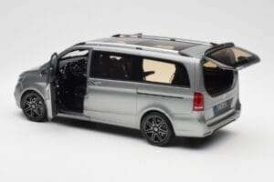 Mercedes V-Class W447 AMG Line Grau Metallic Norev 1:18 183488 Druckguss — Bild 6 von 9