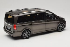 Mercedes V-Class W447 AMG Line Indium Grey Norev 1:18 183873 Druckguss — Bild 3 von 8