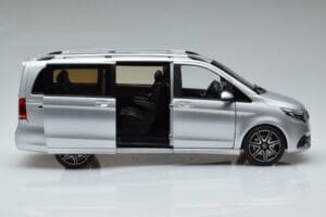 Mercedes V-Class V260 AMG Line Silber Norev 1:18 183871 Druckguss — Bild 4 von 10