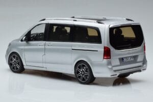 Mercedes V-Class V260 AMG Line Silber Norev 1:18 183871 Druckguss — Bild 7 von 10
