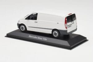 Mercedes Vito Arctic Weiß Minichamps 1:43 B66960524 Druckguss — Bild 3 von 4