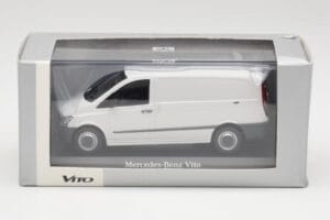 Mercedes Vito Arctic Weiß Minichamps 1:43 B66960524 Druckguss — Bild 4 von 4