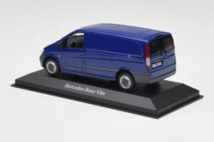 Mercedes Vito Atlantis Blau Minichamps 1:43 B66960525 Druckguss — Bild 3 von 4