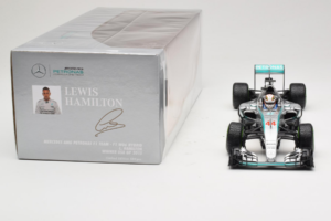 Mercedes W06 #44 L. Hamilton Mercedes AMG Petronas United States Grand Prix Winner World Champion 2015 Minichamps 1:18 110150 — Bild 6 von 7