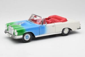 Mercedes 280SE W108 Tricolor Maisto 1:18 56014 Druckguss