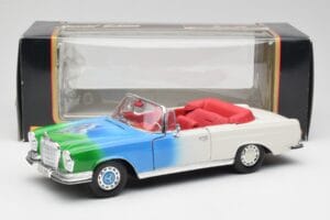 Mercedes 280SE W108 Tricolor Maisto 1:18 56014 Druckguss — Bild 8 von 8
