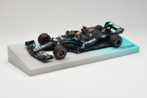 Mercedes W11 #63 G. Russell Mercedes AMG Petronas Sakhir Grand Prix 2020 Minichamps 1:18 113201663 Resin — Bild 2 von 7