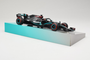 Mercedes W11 #63 G. Russell Mercedes AMG Petronas Sakhir Grand Prix 2020 Minichamps 1:18 113201663 Resin — Bild 4 von 7