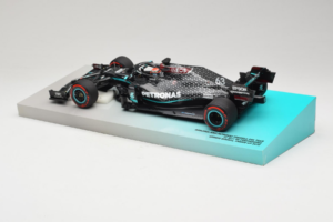 Mercedes W11 #63 G. Russell Mercedes AMG Petronas Sakhir Grand Prix 2020 Minichamps 1:18 113201663 Resin — Bild 5 von 7