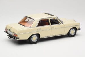 Mercedes W115 Strich 8 Creme Sun Star 1:18 4581 Druckguss — Bild 3 von 8