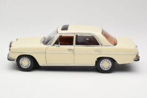 Mercedes W115 Strich 8 Creme Sun Star 1:18 4581 Druckguss — Bild 4 von 8