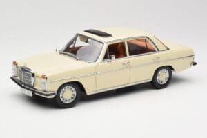 Mercedes W115 Strich 8 Creme Sun Star 1:18 4581 Druckguss