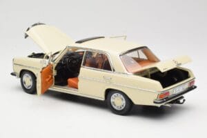 Mercedes W115 Strich 8 Creme Sun Star 1:18 4581 Druckguss — Bild 5 von 8