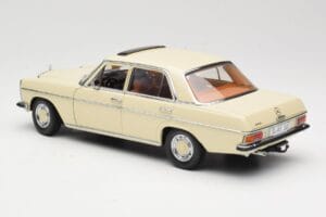 Mercedes W115 Strich 8 Creme Sun Star 1:18 4581 Druckguss — Bild 7 von 8