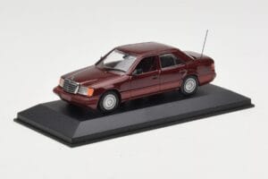 Mercedes W124 Dark Red Metallic Minichamps 1:43 MB002 Druckguss — Bild 2 von 4