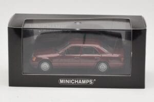 Mercedes W124 Dark Red Metallic Minichamps 1:43 MB002 Druckguss — Bild 4 von 4