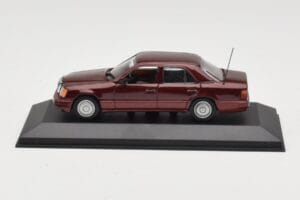 Mercedes W124 Dark Red Metallic Minichamps 1:43 MB002 Druckguss