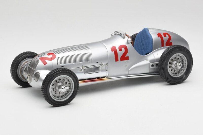 Mercedes W125 #12 R. Caracciola Grand Prix 1937 CMC 1:18 M-052 Druckguss