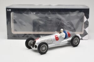 Mercedes W125 #6 Daimler-Benz AG R. Caracciola 2nd Place Eifel Race Nürburgring 1937 Minichamps 1:18 155373106 Druckguss — Bild 6 von 6
