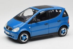 Mercedes A-Class W168 Azure Blau Maisto 1:18 50311 Druckguss