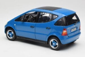 Mercedes A-Class W168 Azure Blau Maisto 1:18 50311 Druckguss — Bild 7 von 8