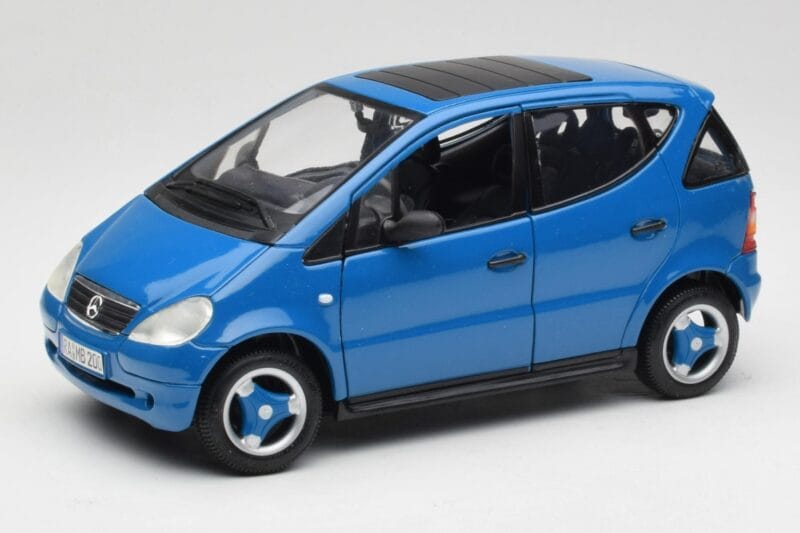 Mercedes A-Class W168 Azure Blau Maisto 1:18 50311 Druckguss