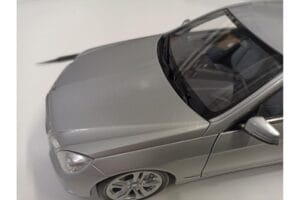 Mercedes E-Klasse W212 Avantgarde Iridium Silber Lackierung Ausgabe 1 Minichamps 1:18 B66960212-D1 Druckguss — Bild 8 von 11