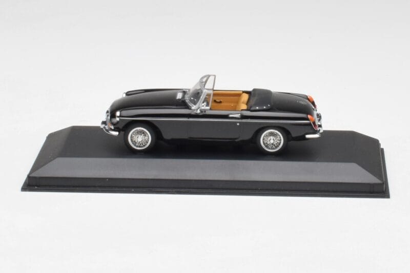 MGB Cabriolet Schwarz Minichamps 1:43 430131030 Druckguss