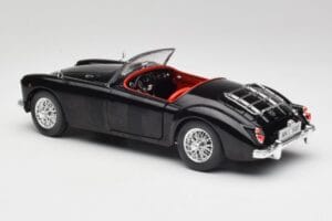MGA English Roadster Schwarz Revell 1:18 84559091 Druckguss — Bild 7 von 8