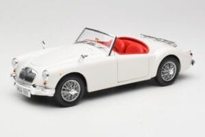 MGA Roadster Old English White Revell 1:18 08455 Druckguss