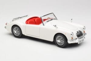 MGA Roadster Old English White Revell 1:18 08455 Druckguss — Bild 6 von 8
