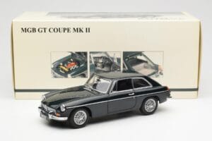 MGB GT Mk2 Coupe Racing Grün AUTOart 1:18 76602 Druckguss — Bild 8 von 8