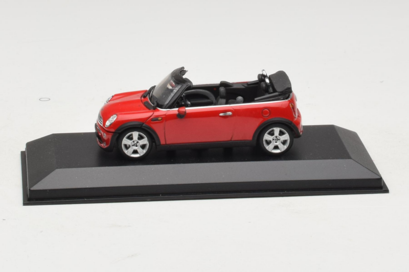 Mini Cooper R52 Cabriolet Rot Minichamps 1:43 431138230 Druckguss