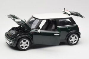 Mini Cooper Mk7 Grün Maisto 1:18 7271336 Druckguss — Bild 2 von 8
