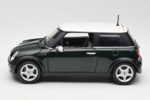 Mini Cooper Mk7 Grün Maisto 1:18 7271336 Druckguss — Bild 4 von 8