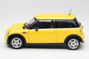 Mini Cooper One R50 Aerodynamik-Paket Gelb Kyosho 1:18 80430148553 Druckguss — Bild 4 von 8