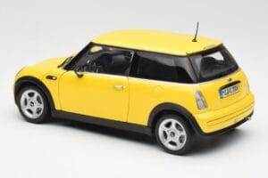 Mini Cooper One R50 Aerodynamik-Paket Gelb Kyosho 1:18 80430148553 Druckguss — Bild 7 von 8