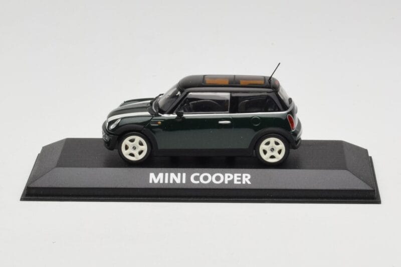 Mini Cooper S R53 Grün Mit Streifen Minichamps 1:43 MINI006 Druckguss
