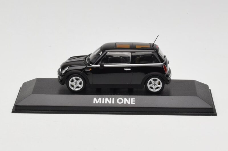Mini One R50 Schwarz Mit Schwarzem Dach Minichamps 1:43 MINI005 Druckguss