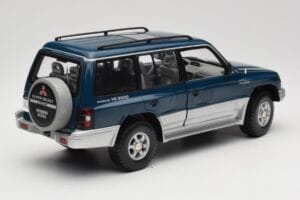 Mitsubishi Pajero V20 LWB Blau & Silber Sun Star 1:18 1212 Druckguss — Bild 3 von 8