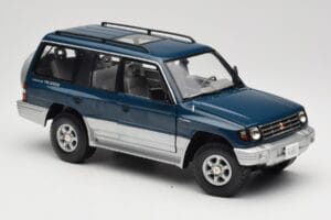 Mitsubishi Pajero V20 LWB Blau & Silber Sun Star 1:18 1212 Druckguss — Bild 6 von 8