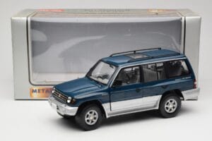 Mitsubishi Pajero V20 LWB Blau & Silber Sun Star 1:18 1212 Druckguss — Bild 8 von 8
