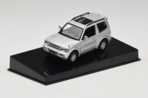 Mitsubishi Pajero SWB Silber AUTOart 1:43 57113 Druckguss — Bild 2 von 4