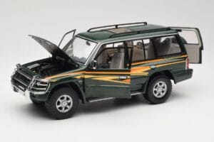 Mitsubishi Pajero V20 LWB Grün Sun Star 1:18 1225 Druckguss — Bild 2 von 8