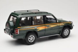 Mitsubishi Pajero V20 LWB Grün Sun Star 1:18 1225 Druckguss — Bild 3 von 8