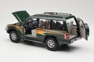 Mitsubishi Pajero V20 LWB Grün Sun Star 1:18 1225 Druckguss — Bild 5 von 8