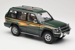 Mitsubishi Pajero V20 LWB Grün Sun Star 1:18 1225 Druckguss — Bild 6 von 8