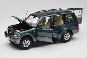 Mitsubishi Pajero V73 Grün YC Model 1:18 241218040101010215 Druckguss — Bild 2 von 8