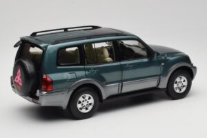 Mitsubishi Pajero V73 Grün YC Model 1:18 241218040101010215 Druckguss — Bild 3 von 8