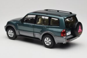 Mitsubishi Pajero V73 Grün YC Model 1:18 241218040101010215 Druckguss — Bild 7 von 8